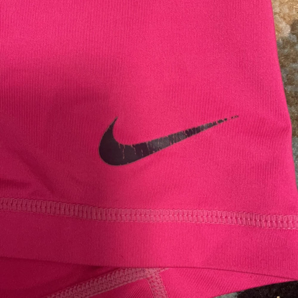 Nike Pros - Picture 2 of 3